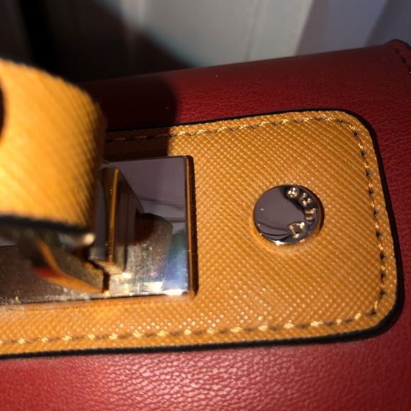 Dune Handbag Crossbody Purse - Picture 8 of 13